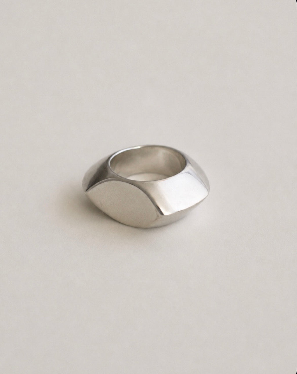 Saucer Ring